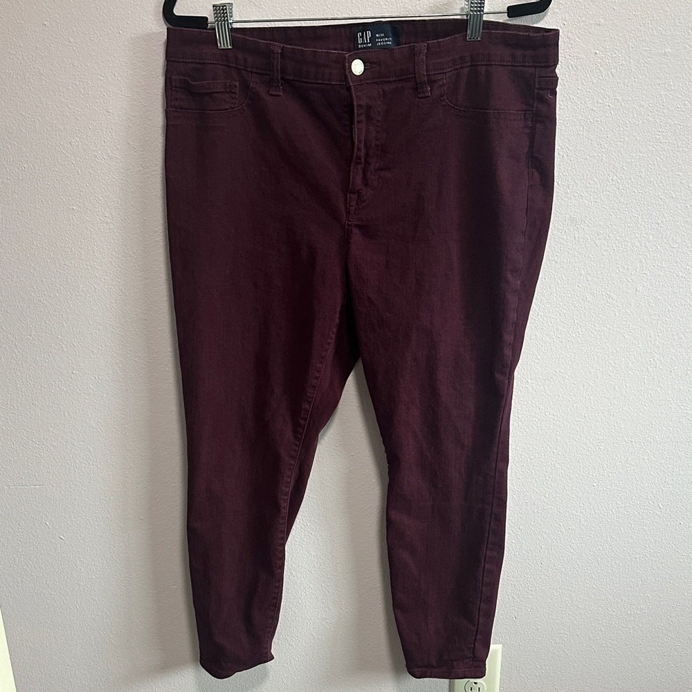 GAP Women's Burgundy Jeggings